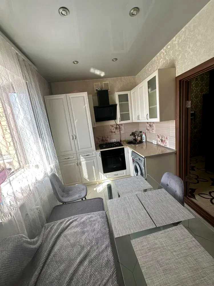 1879565960063683