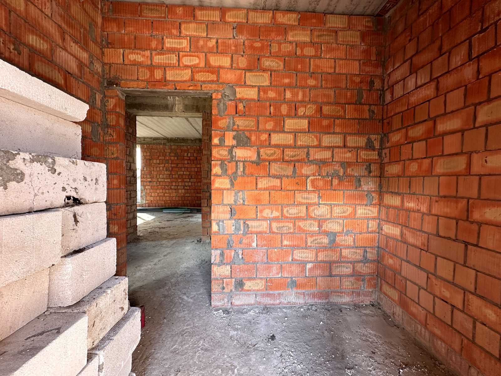 1879567095377493