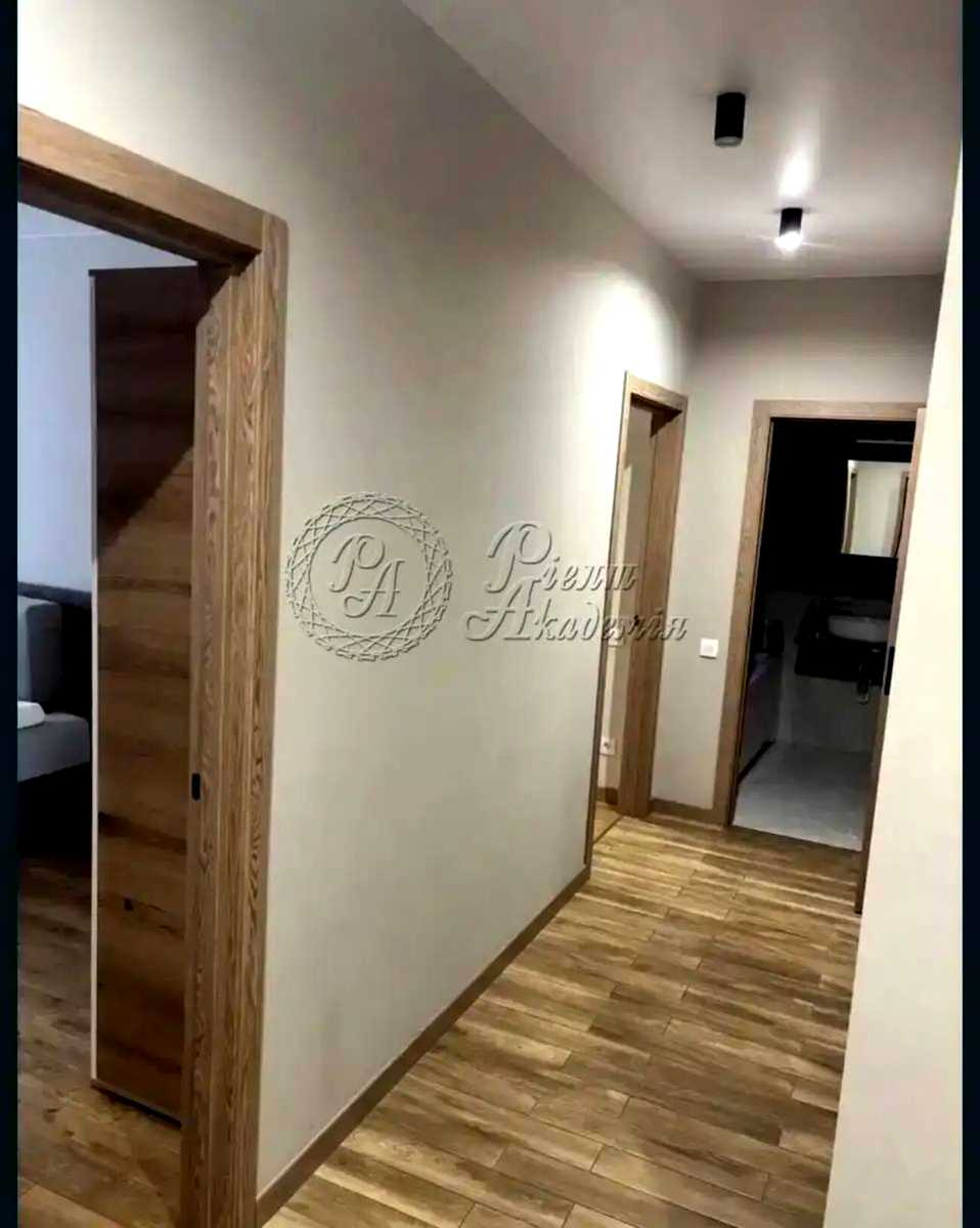 1879567973593238