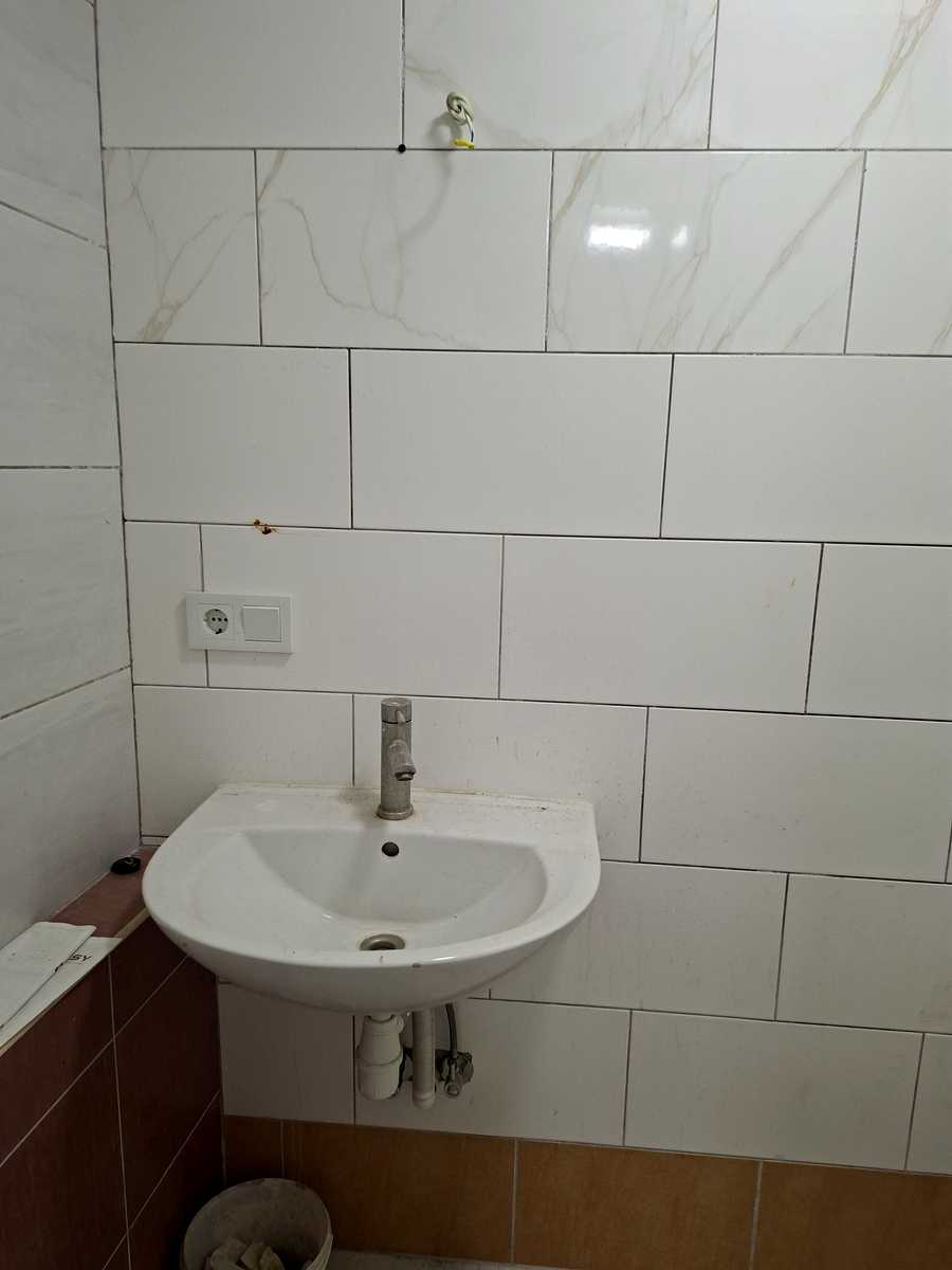 1879570421573636