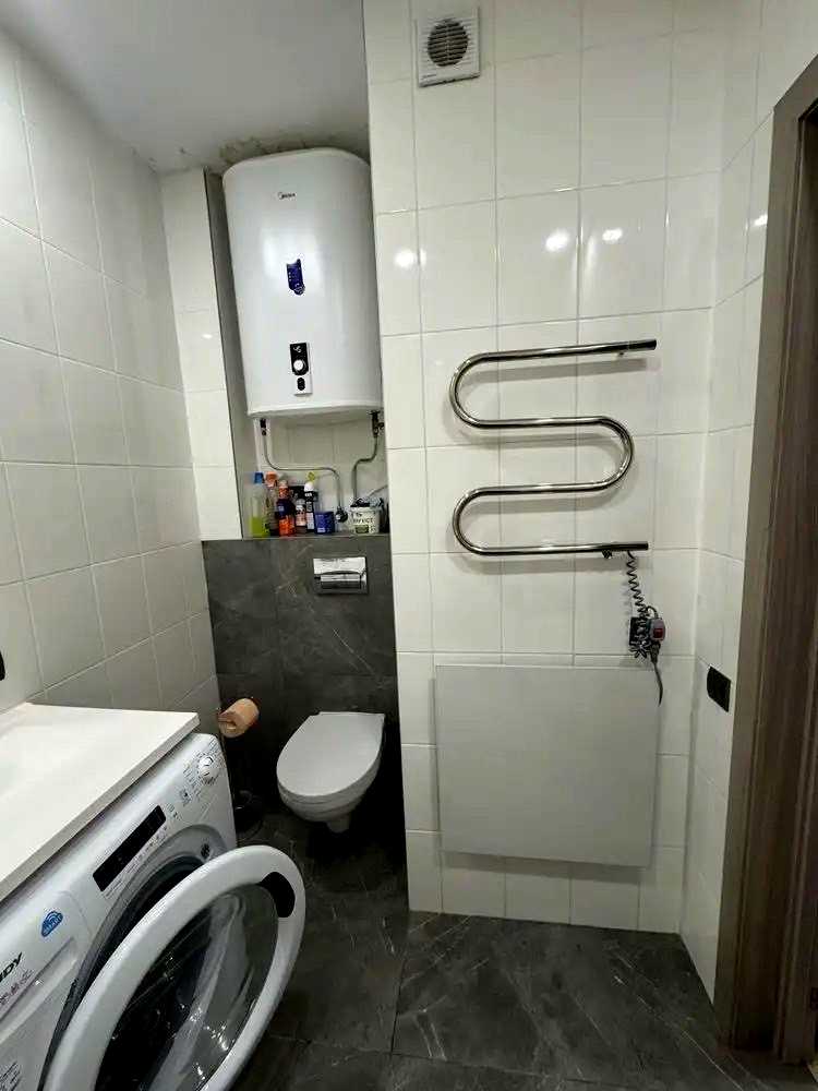 1879572339105838