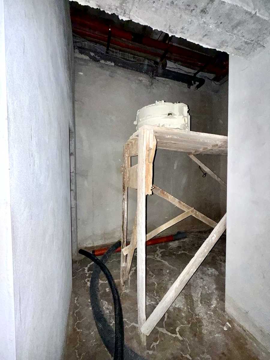 1879574898489898