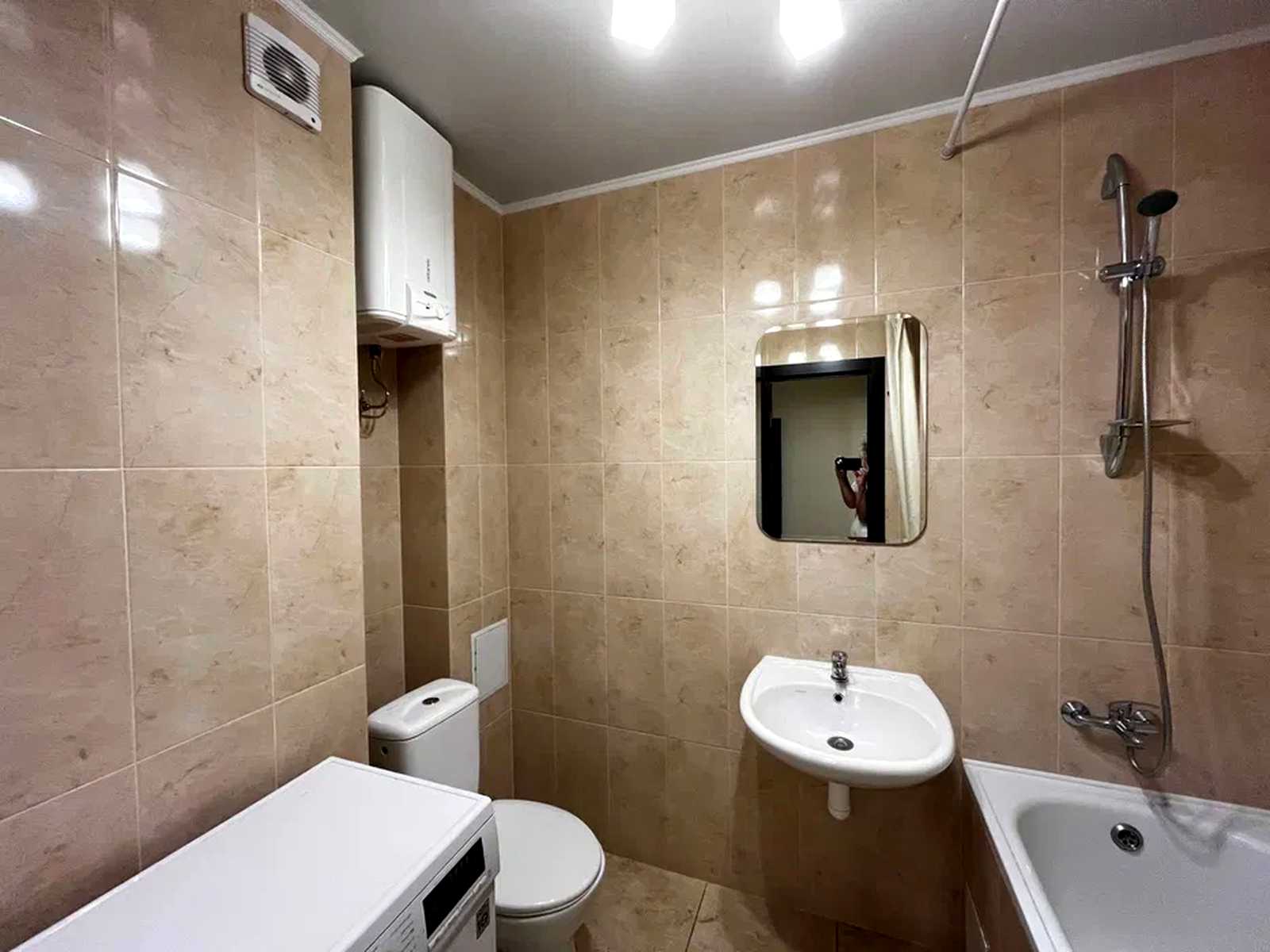 1879575806837915