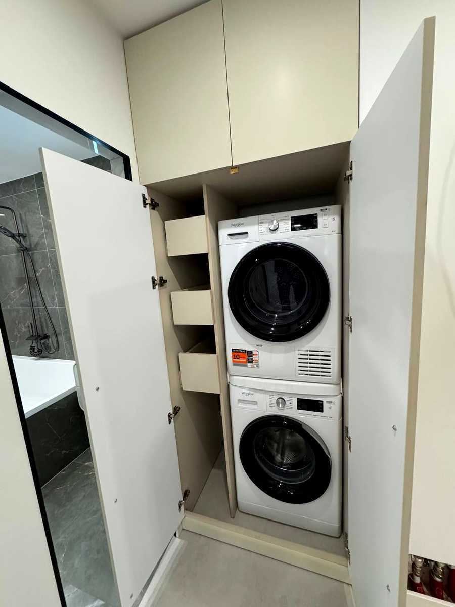 1879576869658107
