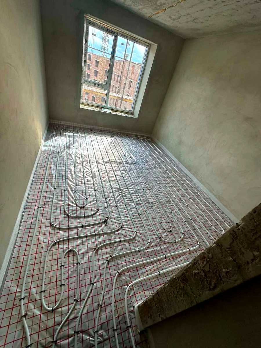1879578501484235