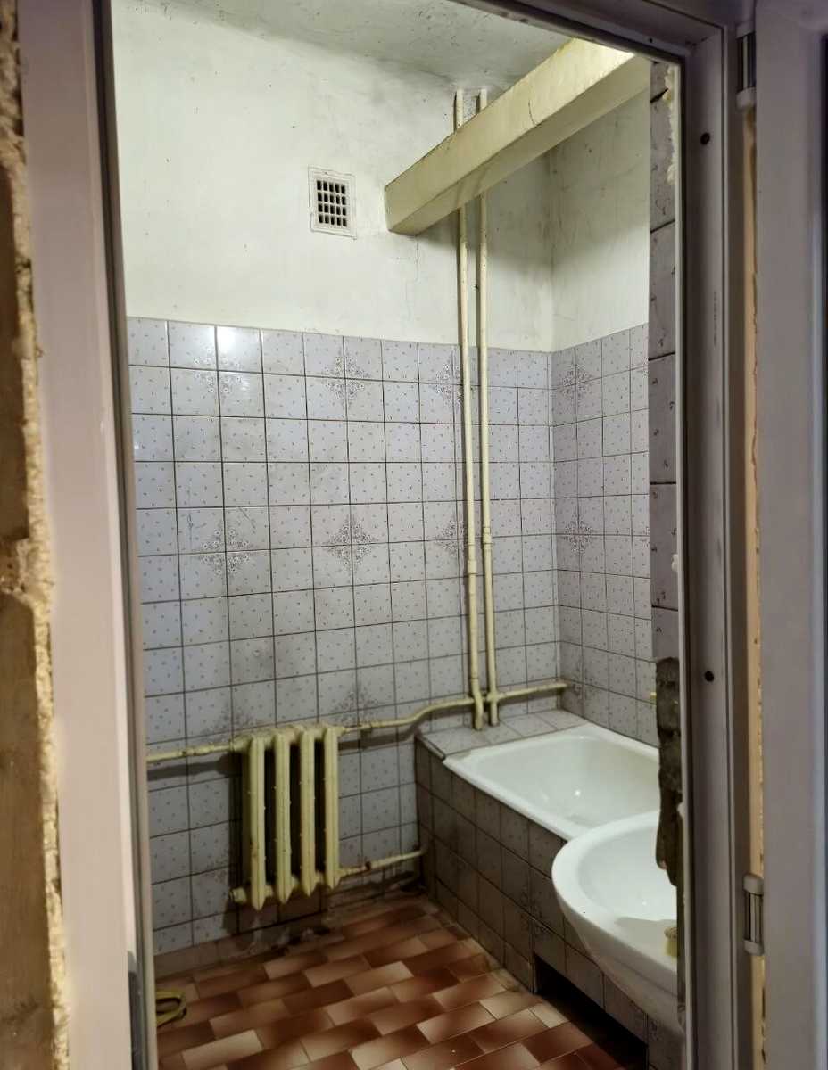 1879584803456421