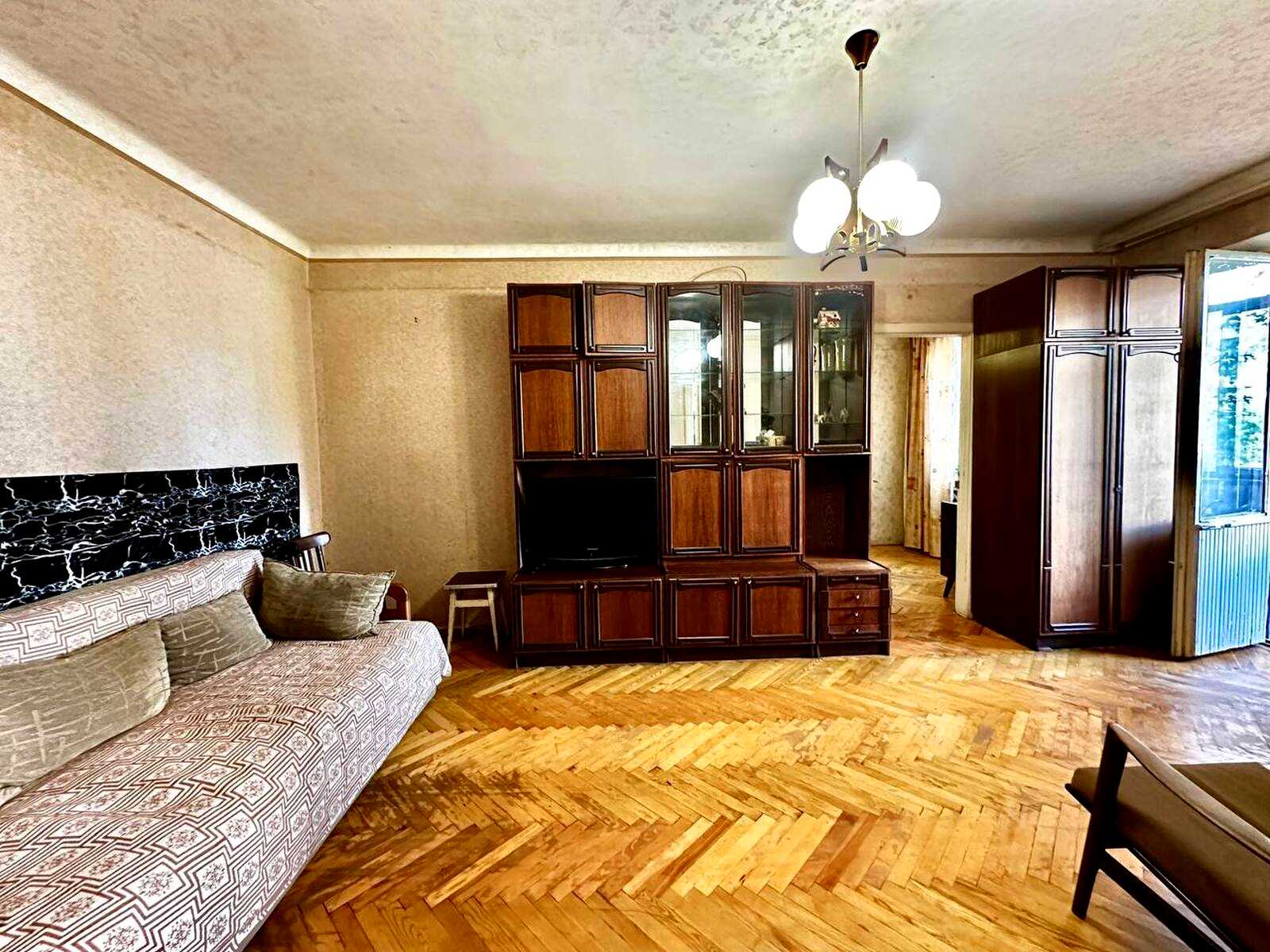 1879585426651180