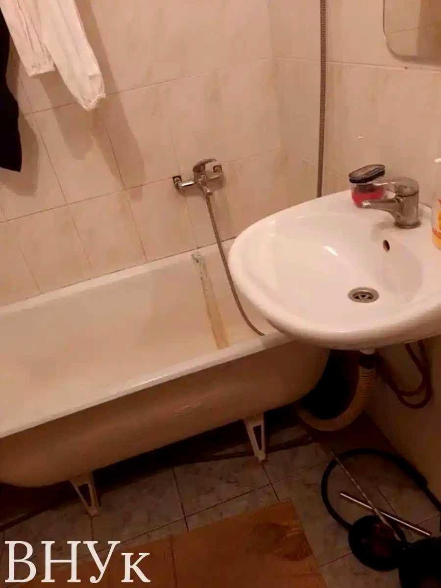 1879586465943410