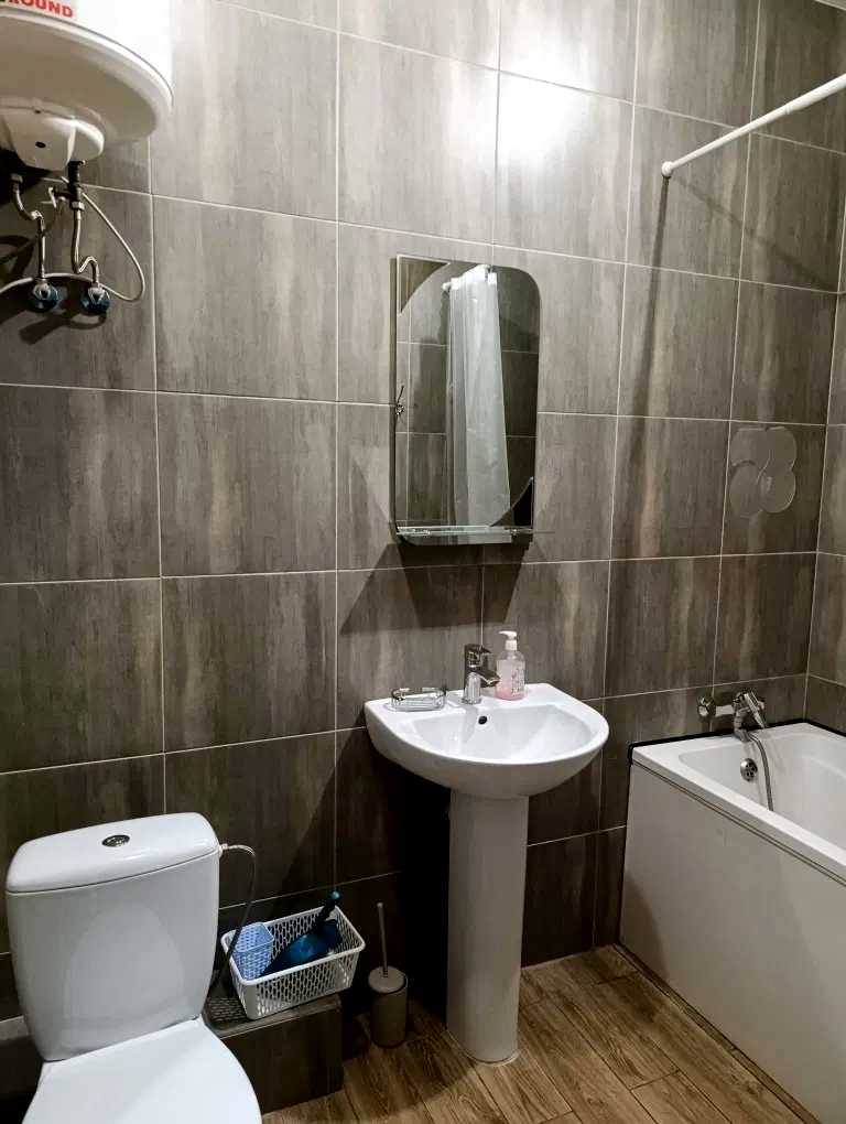1879592770843369