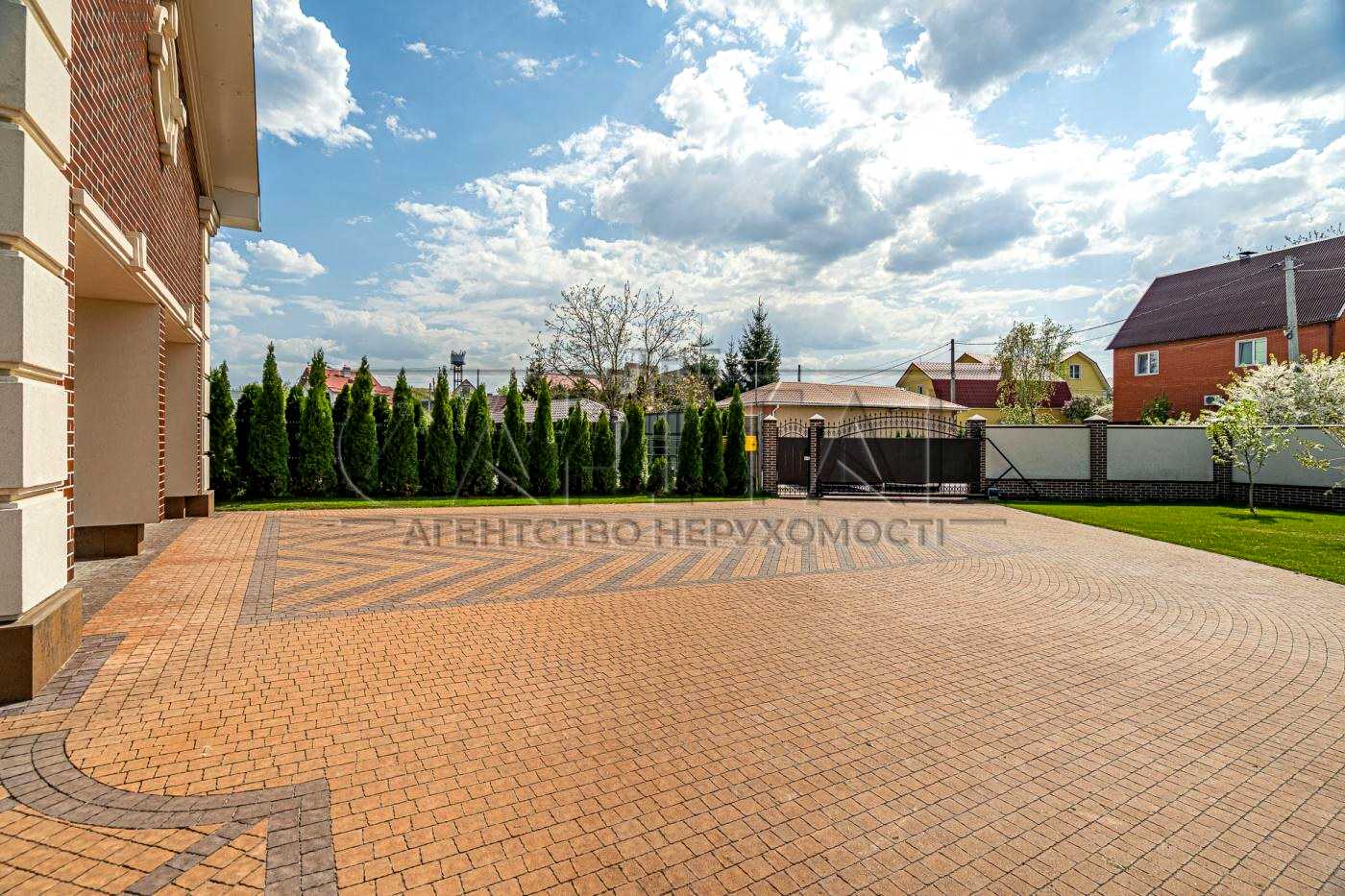 1879598126876230