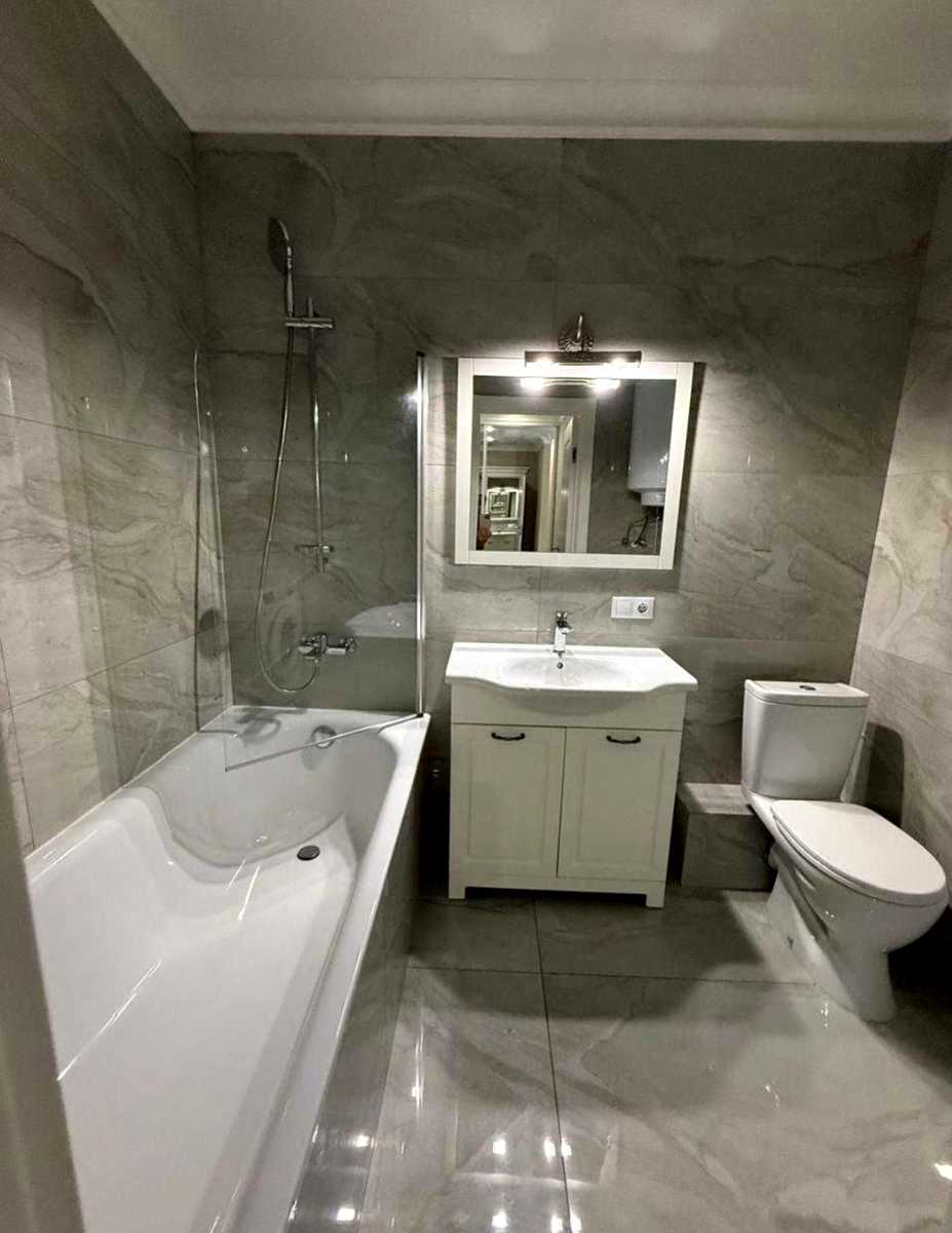 1879598972403905