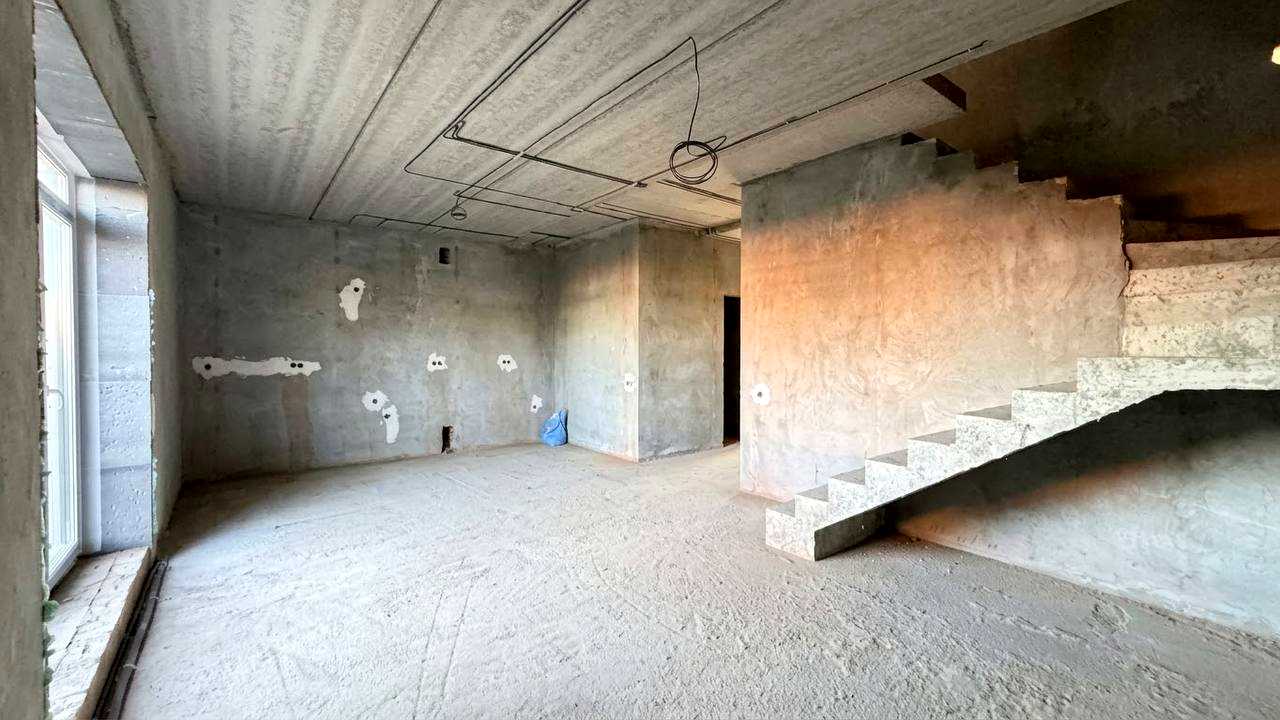1879608365367853