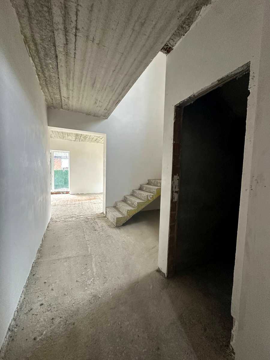 1879613619755394