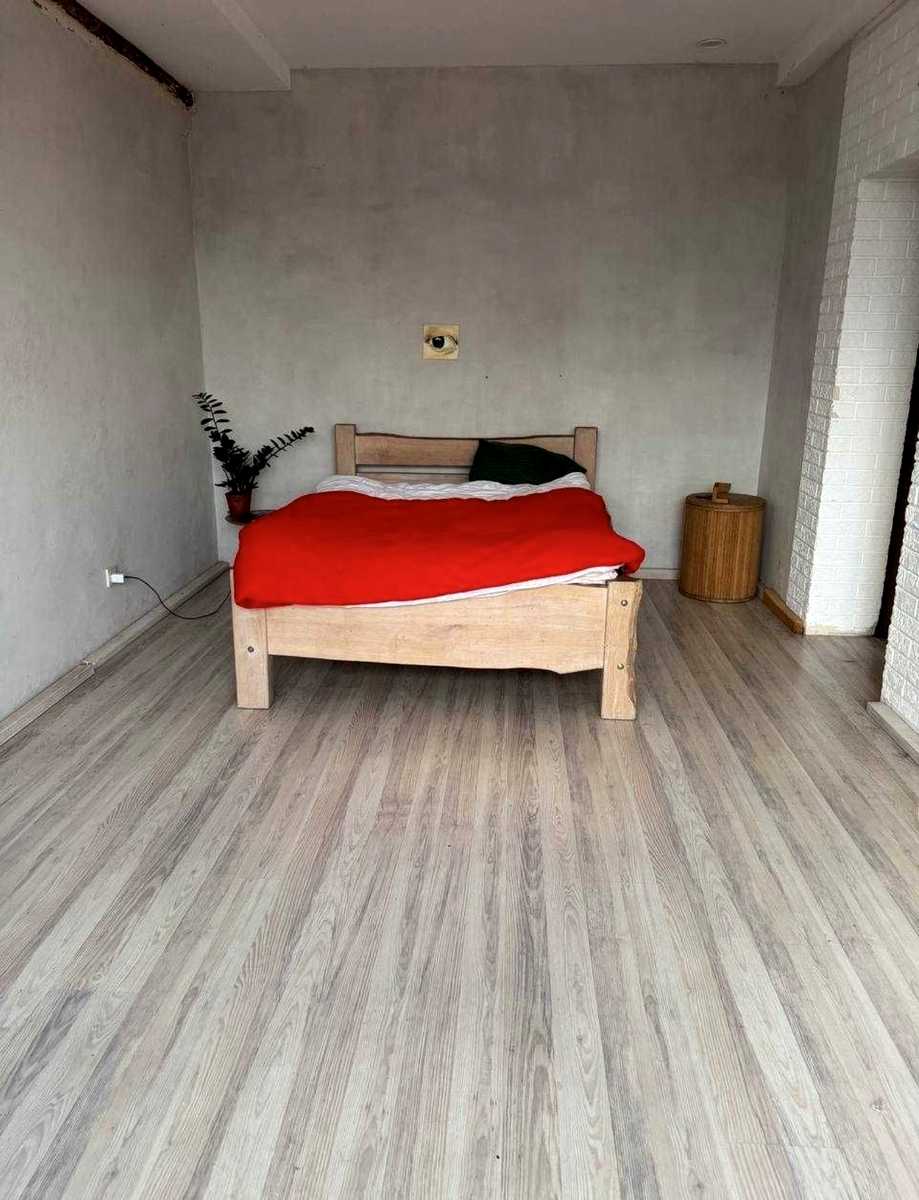 1879623656384884