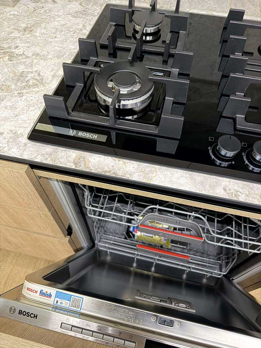 1879637345743496