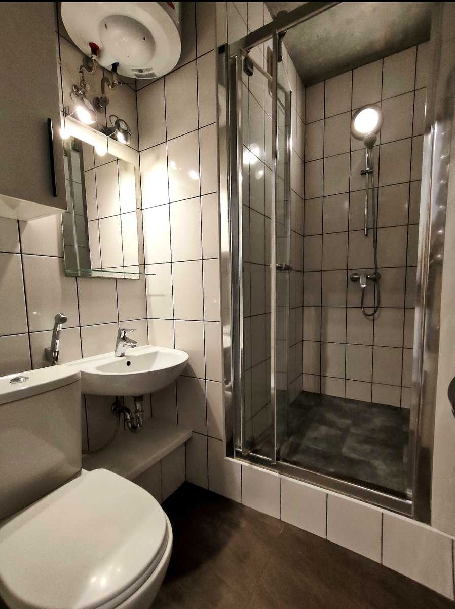 1879637780875974