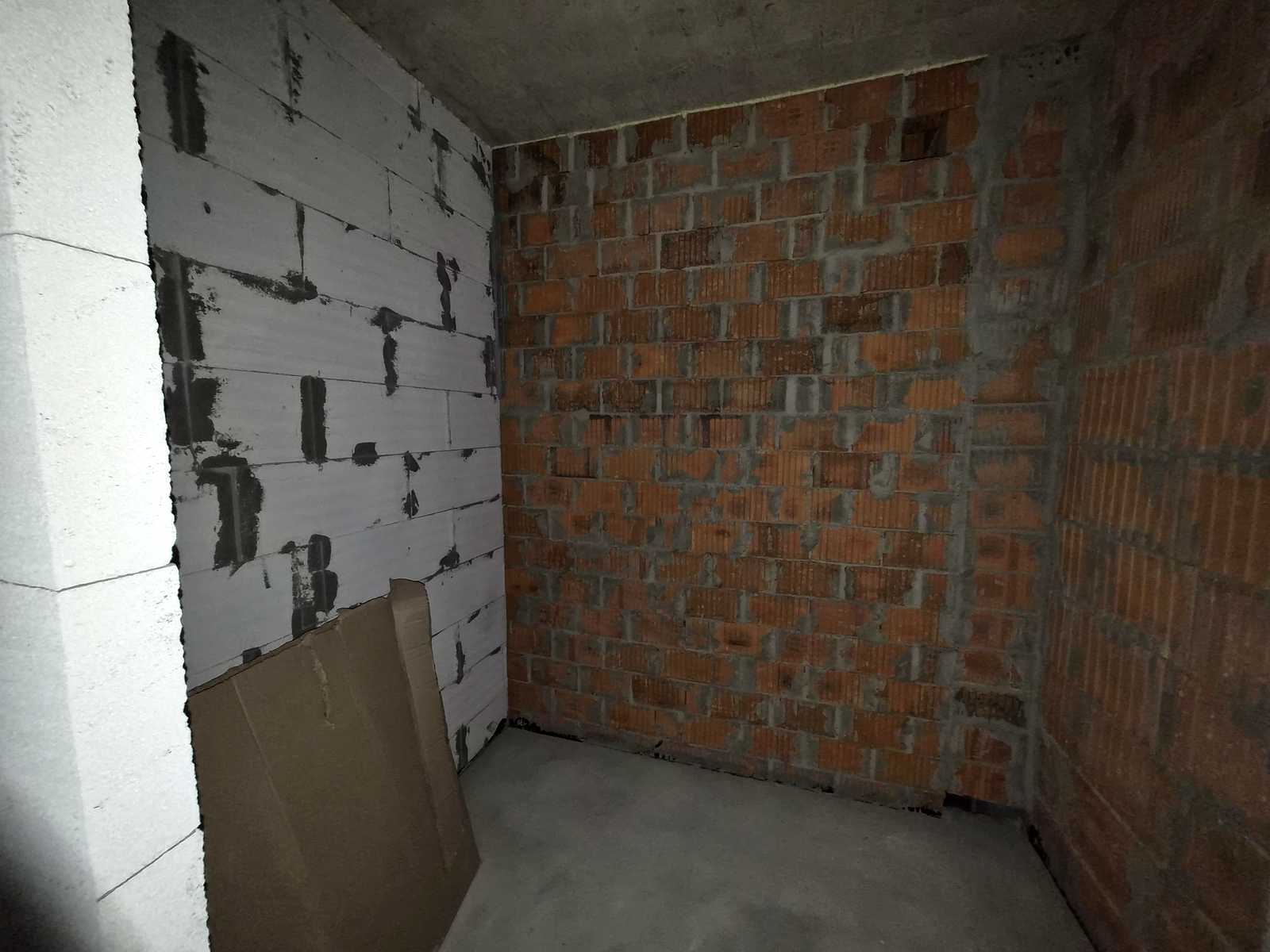 1879643368830352