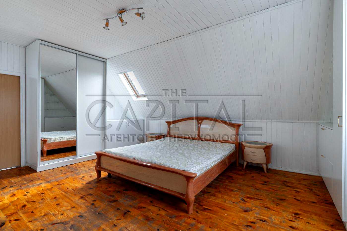 1879643482335972