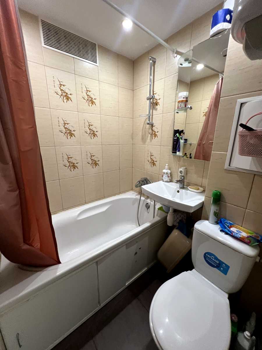 1879644572656194