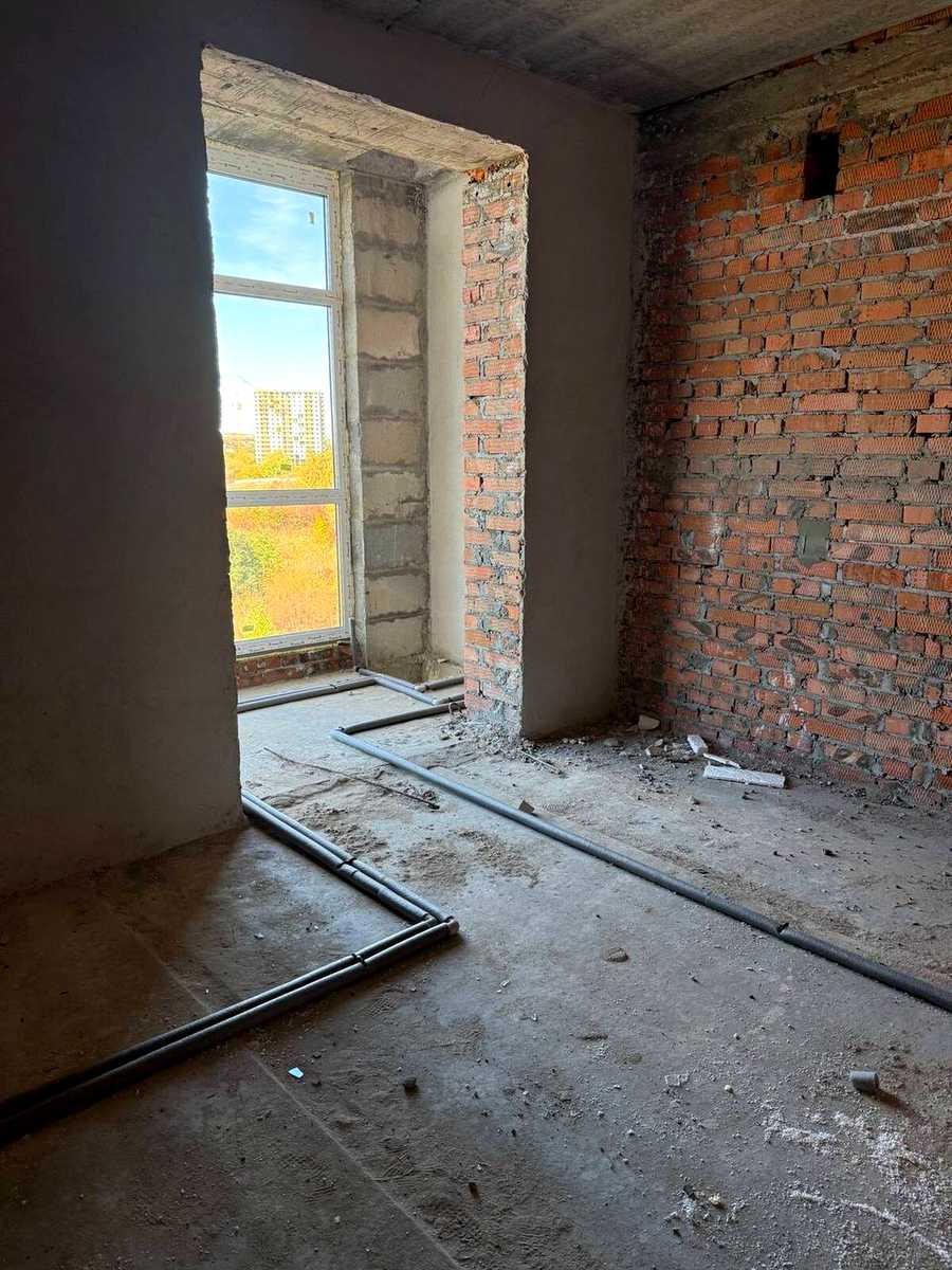 1879645861678722