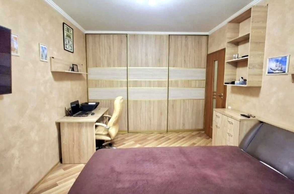 1879646382746118