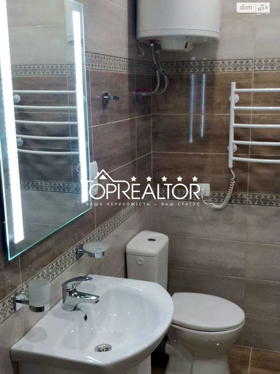 1879646611100426