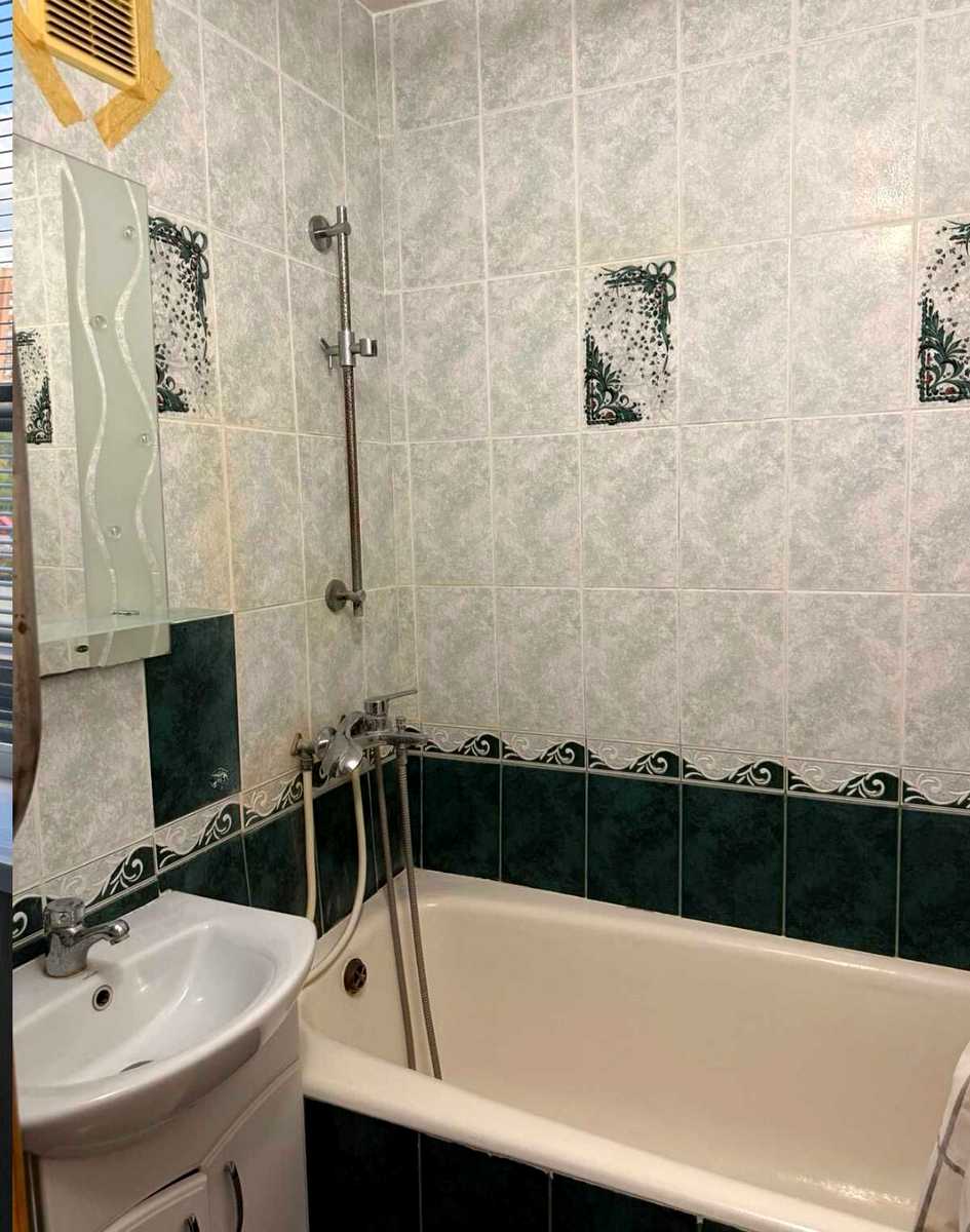 1879646798059041