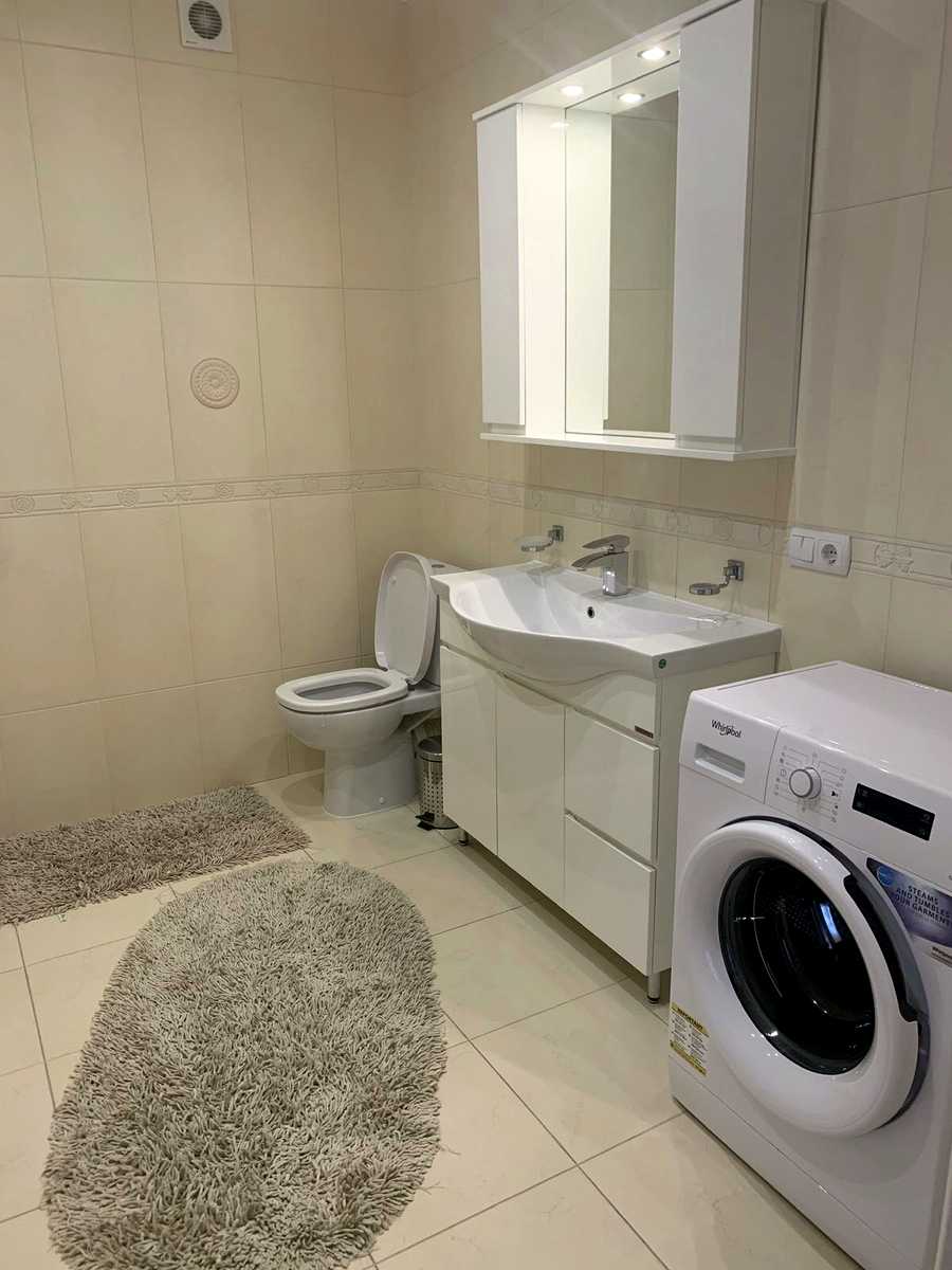 1879647499648389