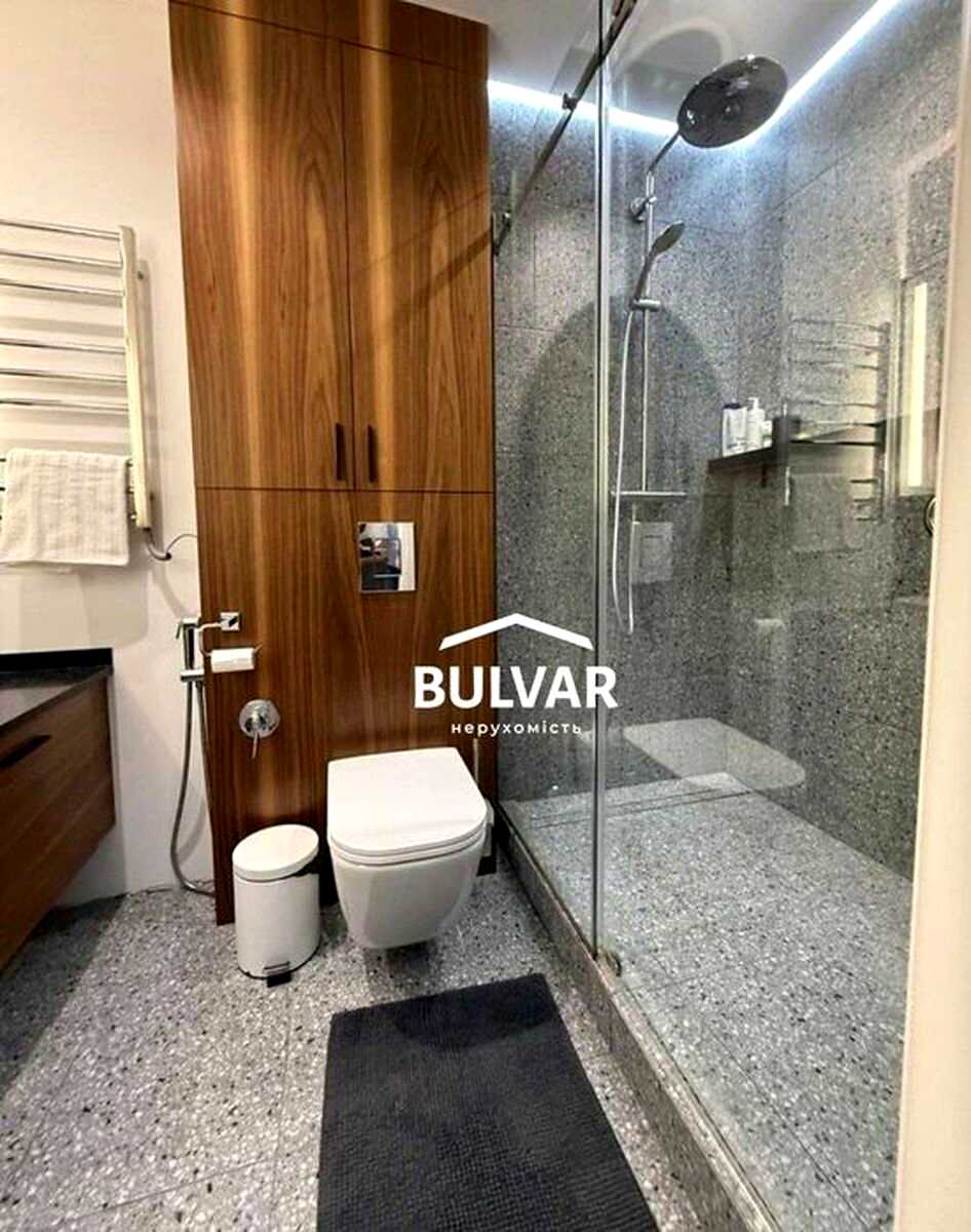 1879648240811746