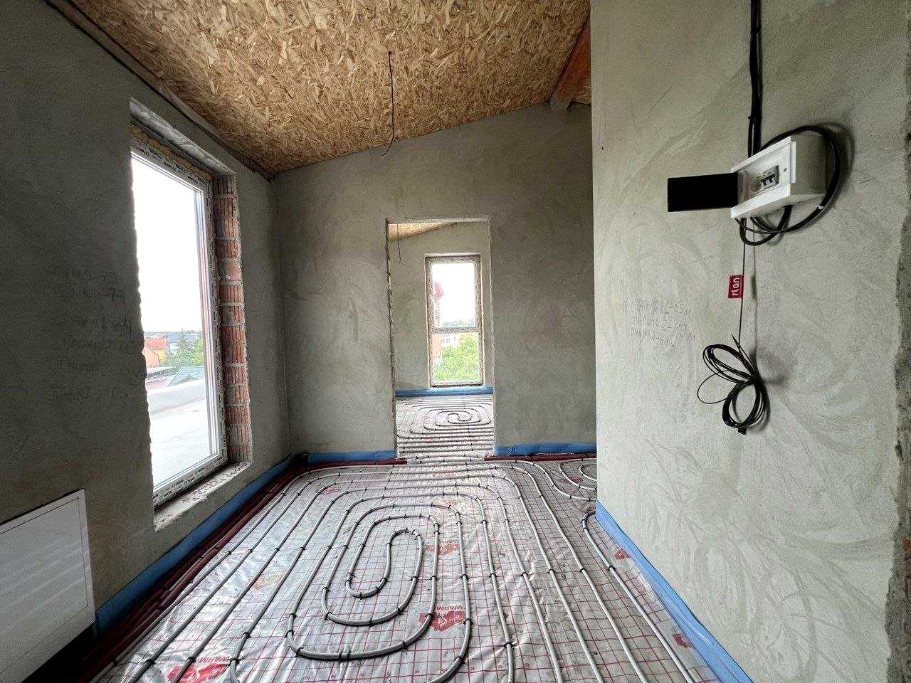 1879648410330527