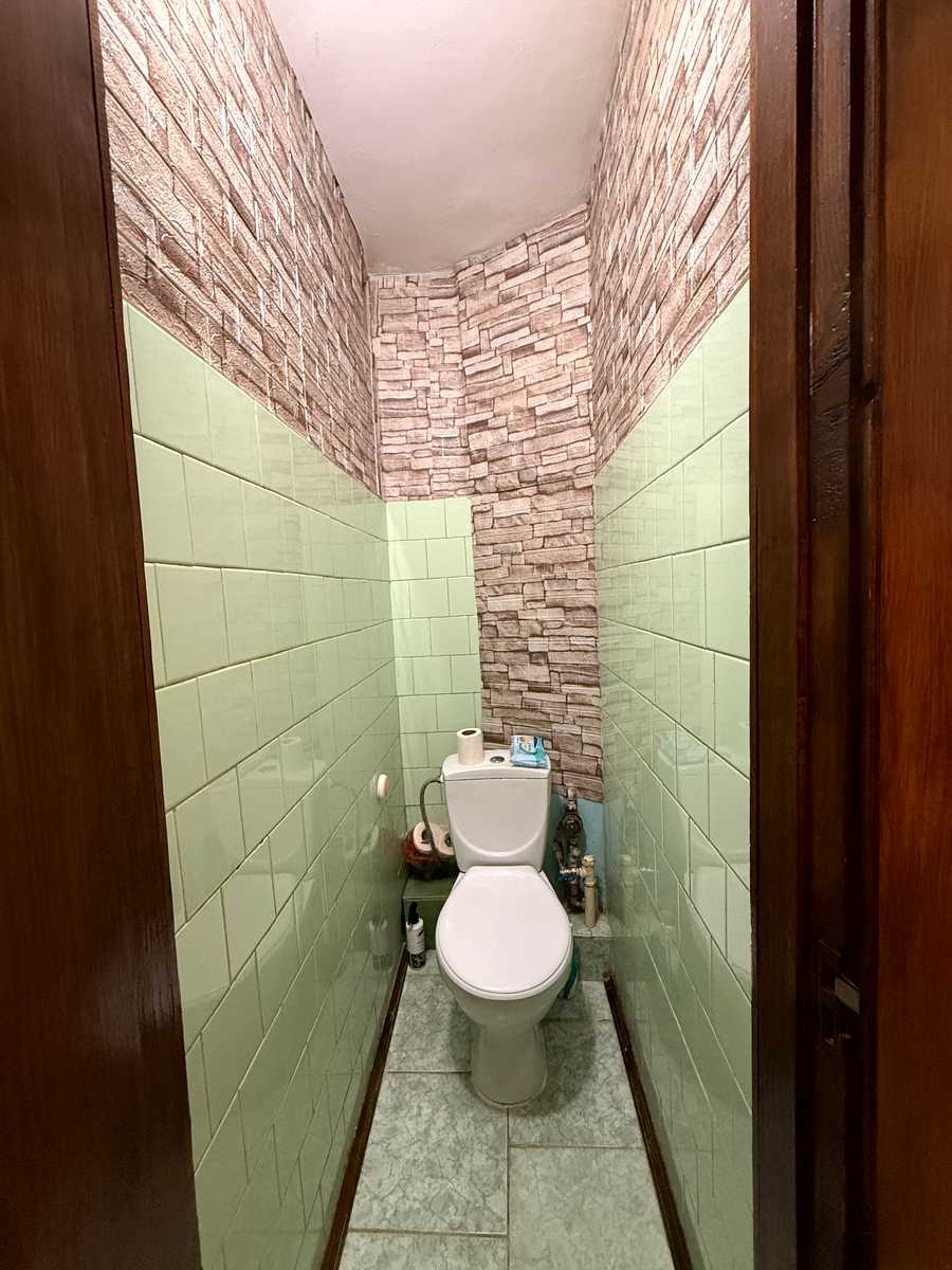 1879648877933943