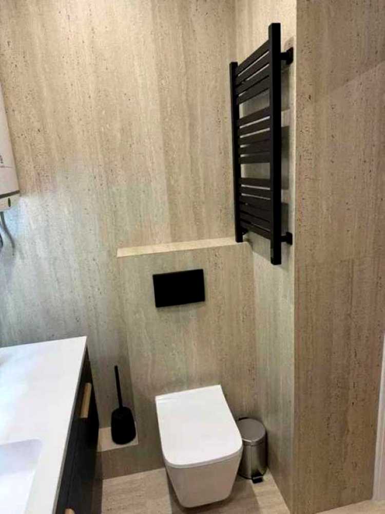 1879649870663131