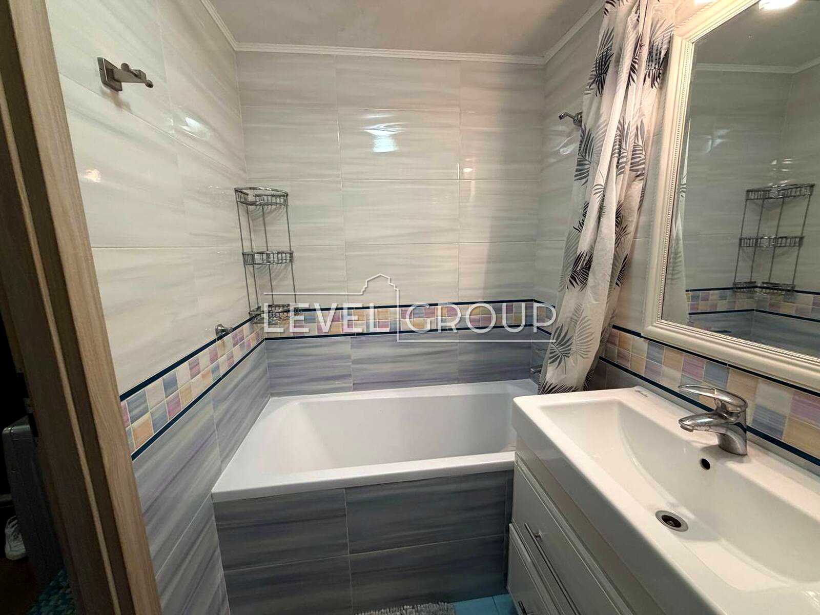 1879651370414721