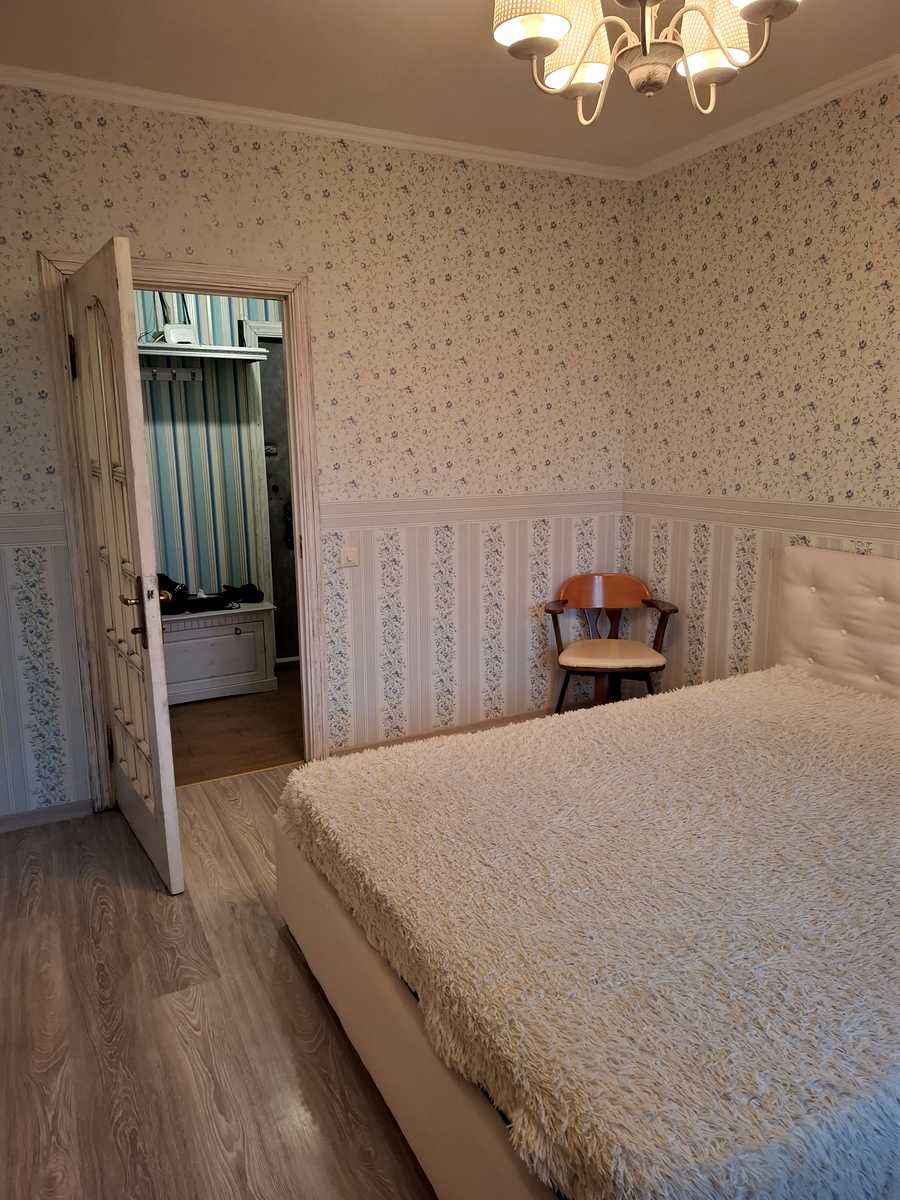 1879651746691296