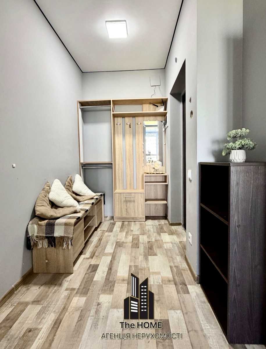 1879651856220368