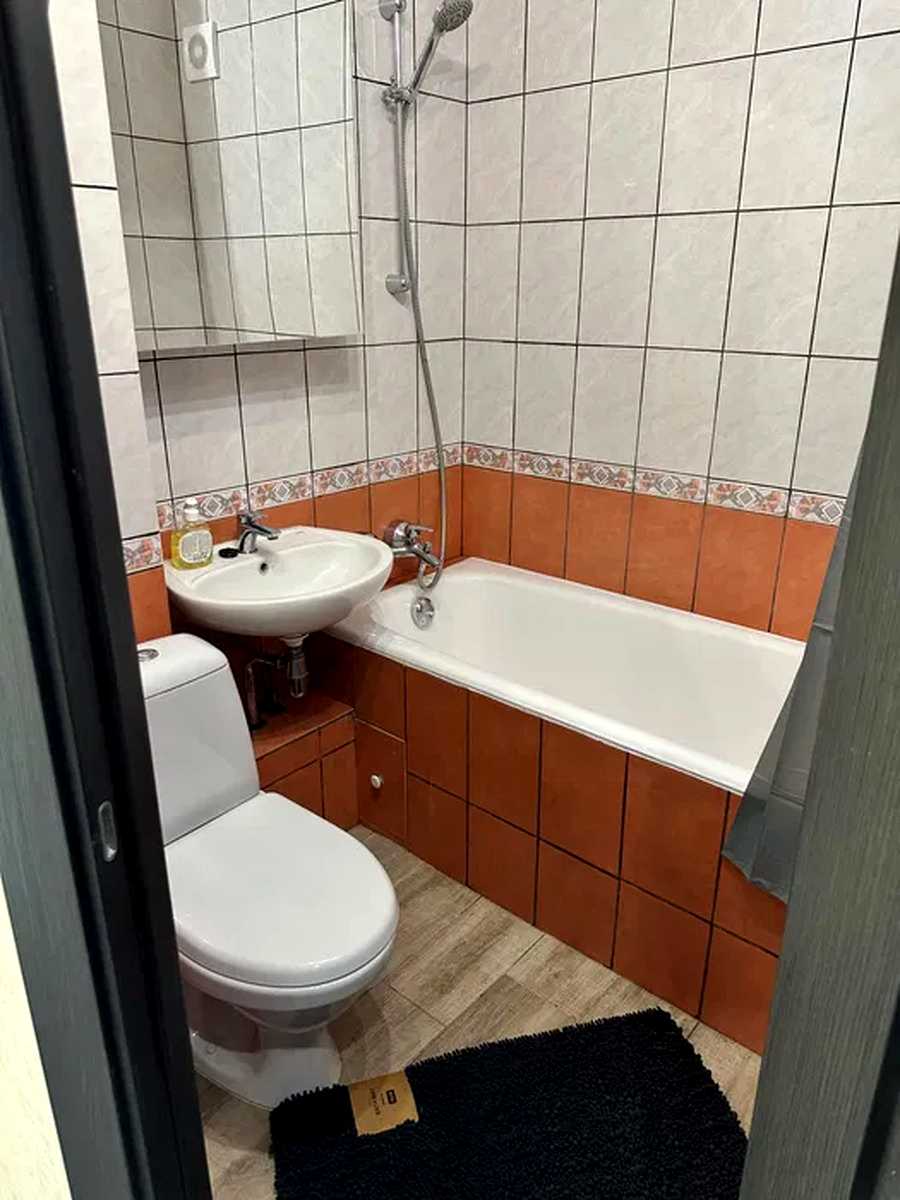 1879652085957872