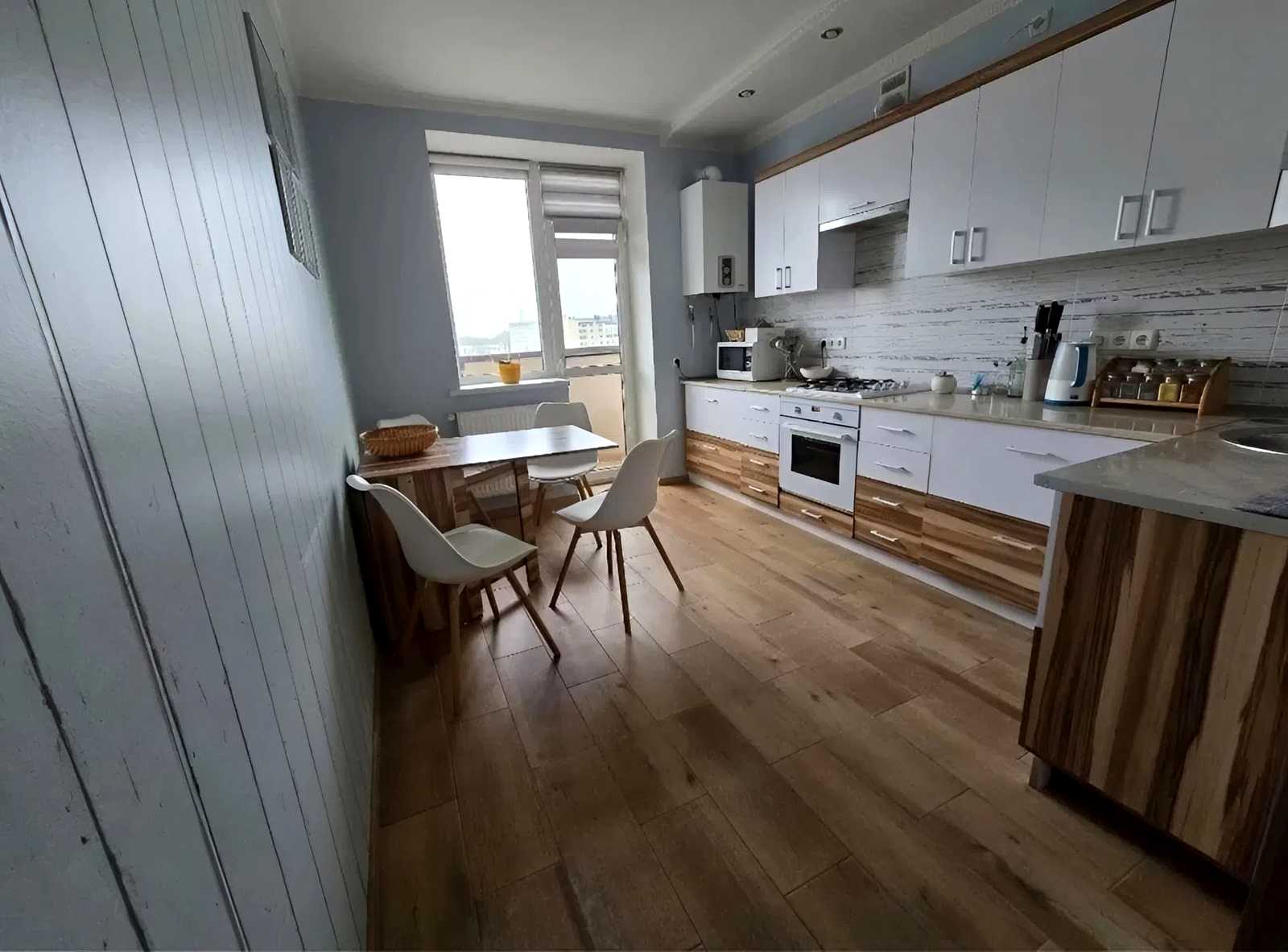 1879654846085192