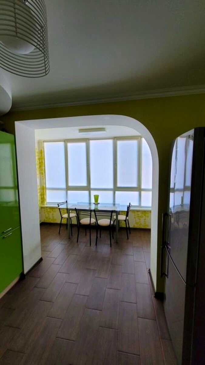 1879654857984343
