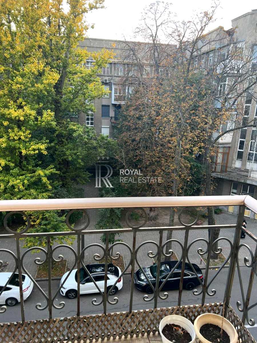 1879656030200885