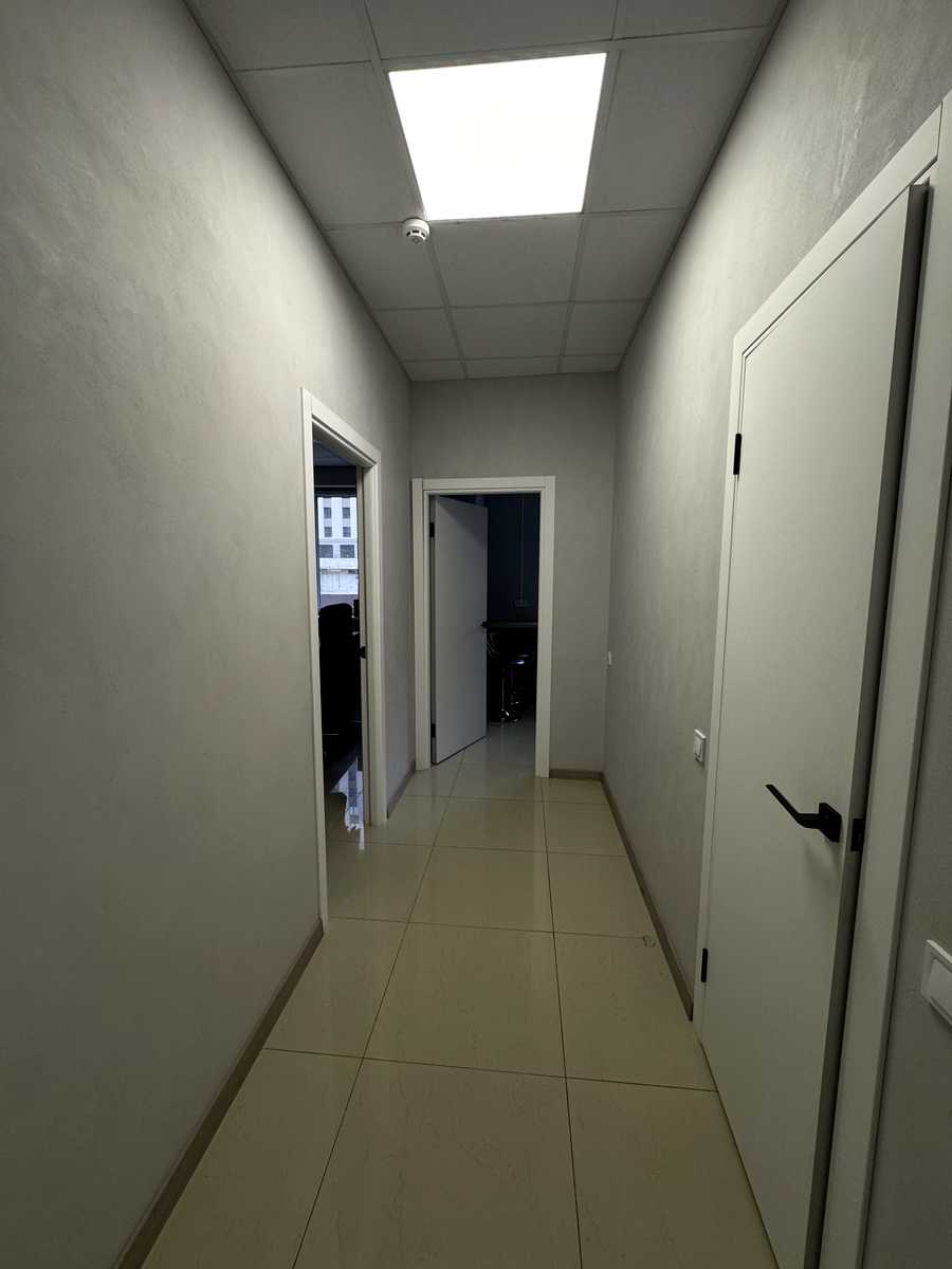 1879656123687695
