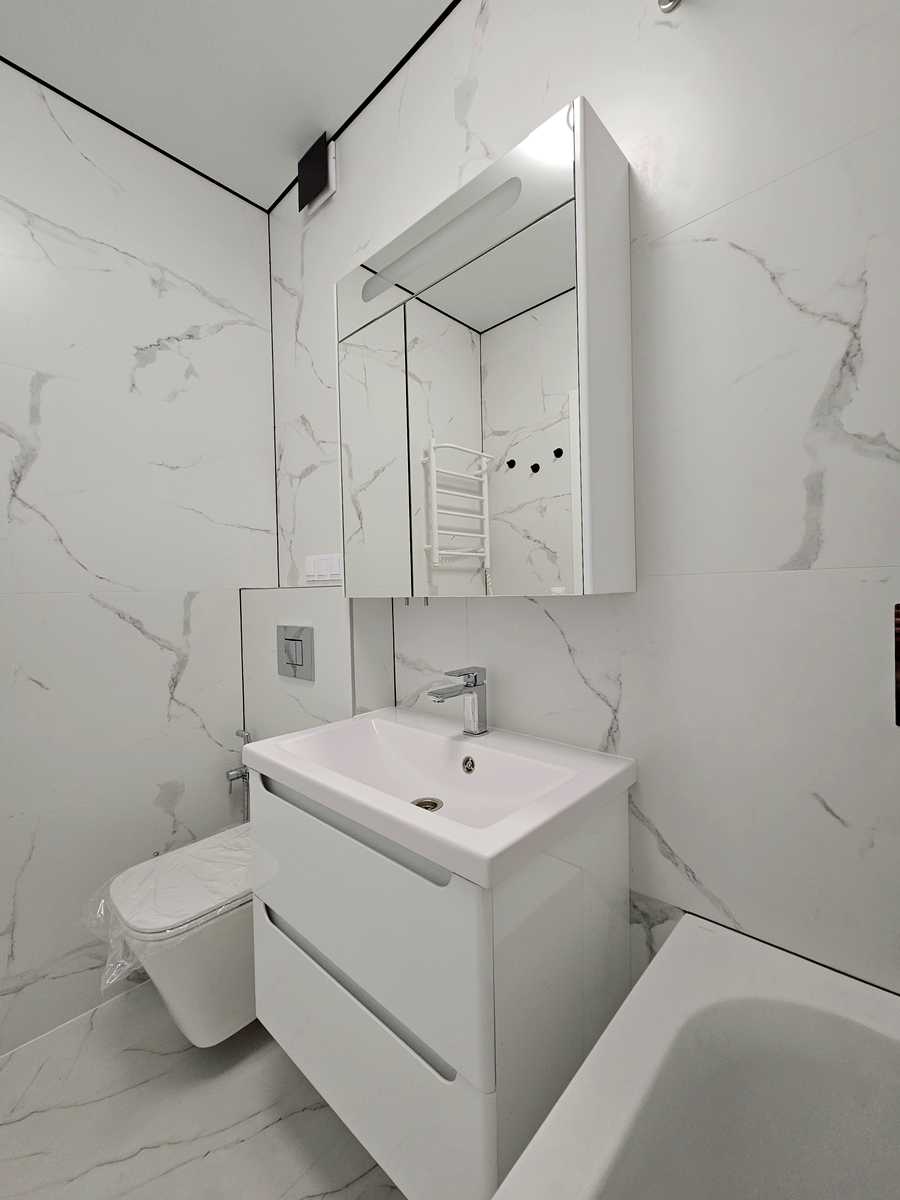 1879657957971867