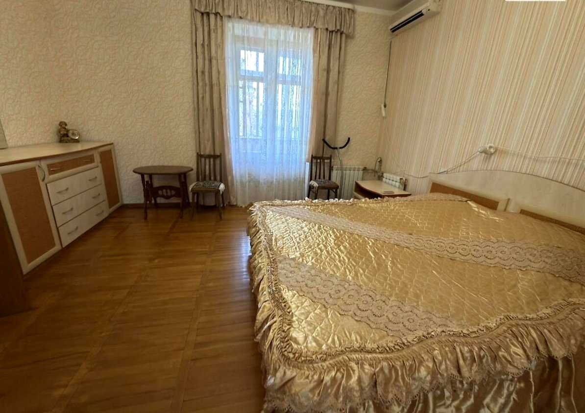 1879658551656249