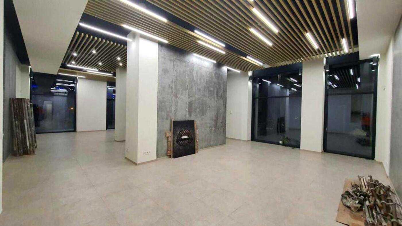 1879658603229357