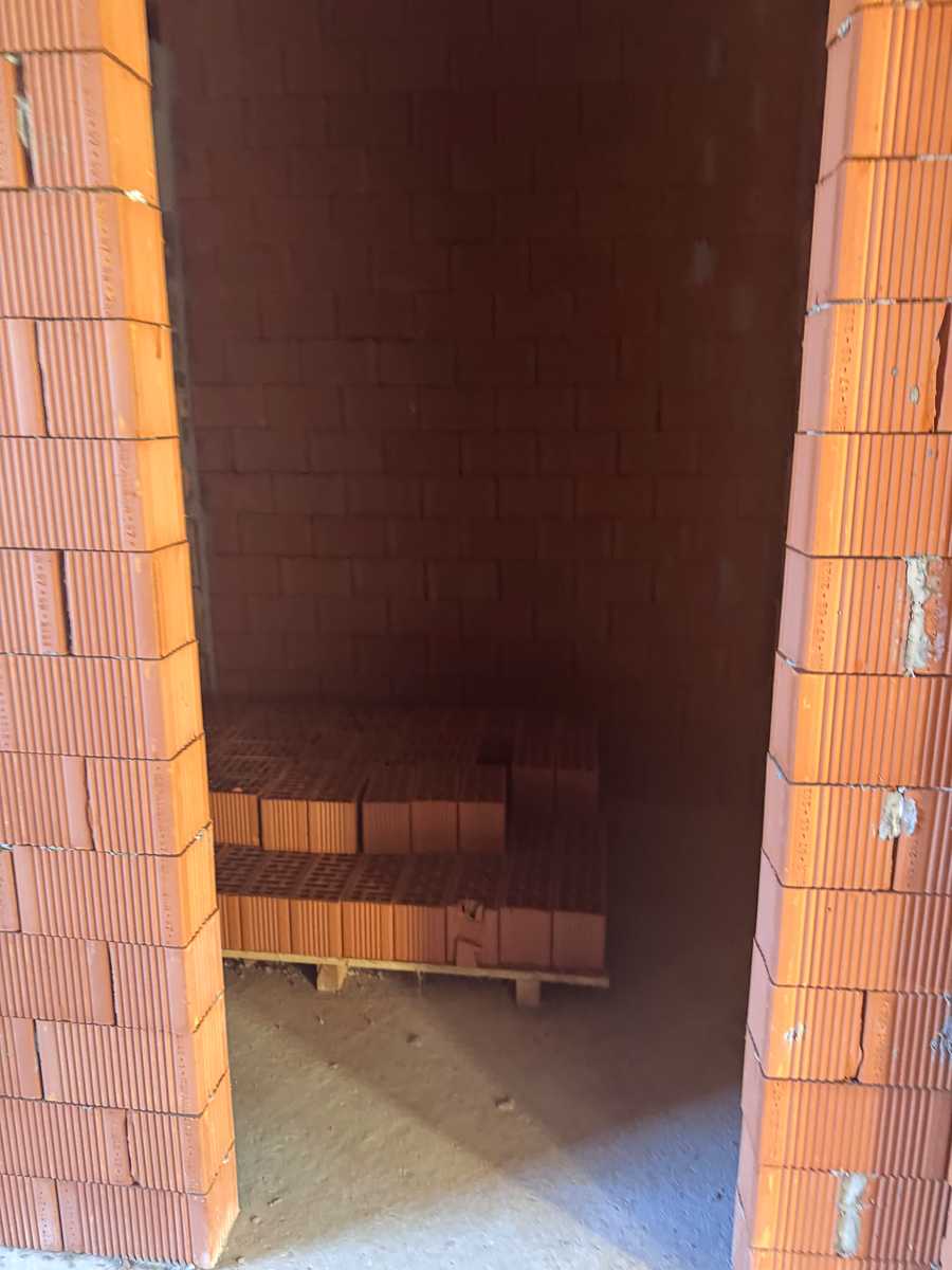 1879658923730057