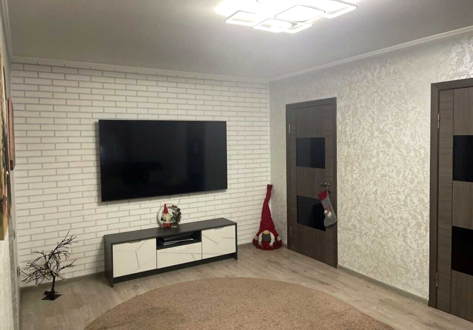 1879658983204697