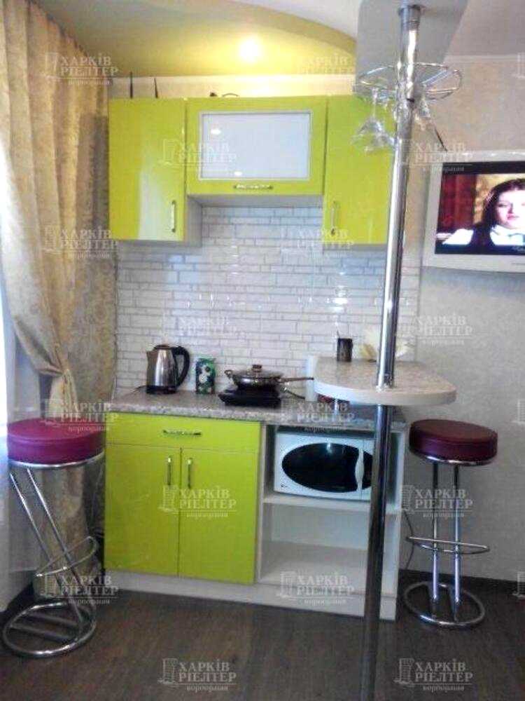 1879659275894680