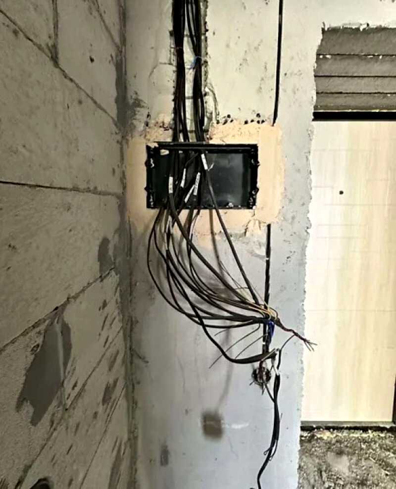 1879659980380497
