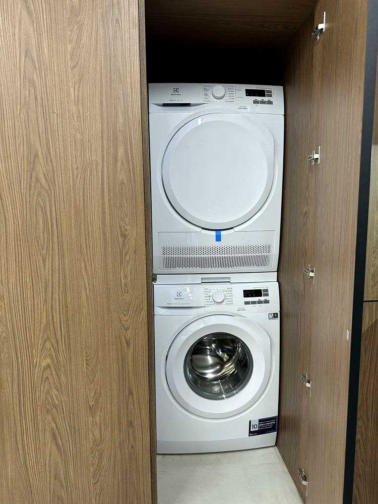 1879662599153396