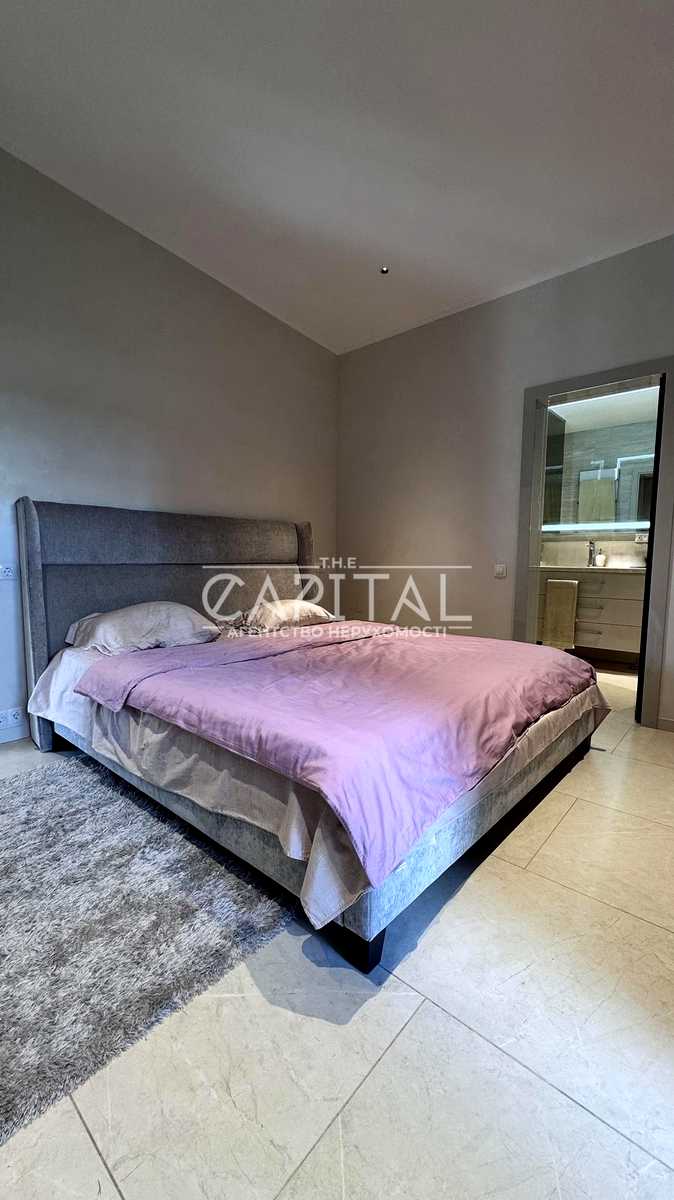 1879663651627425