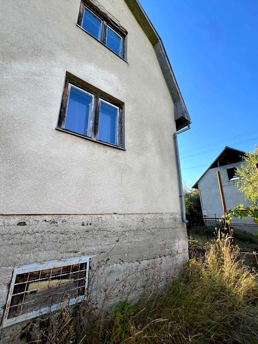 1879663965729637